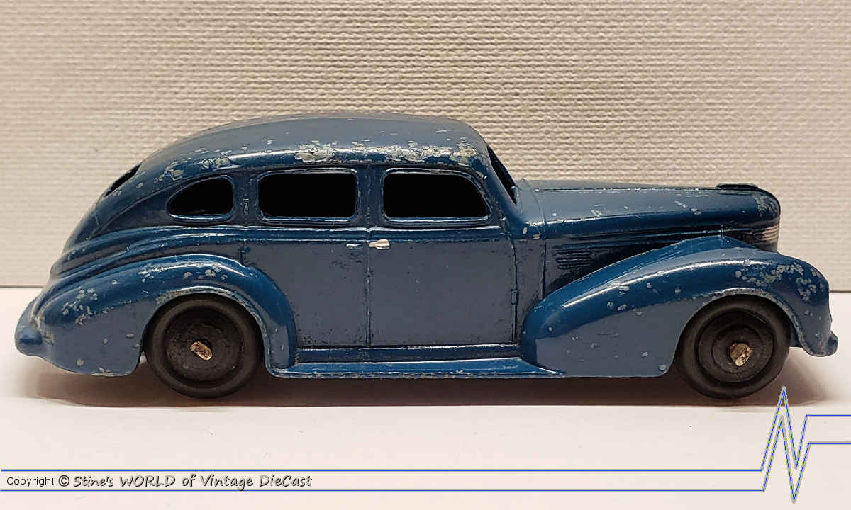 Dinky 39e Chrysler Royal Sedan