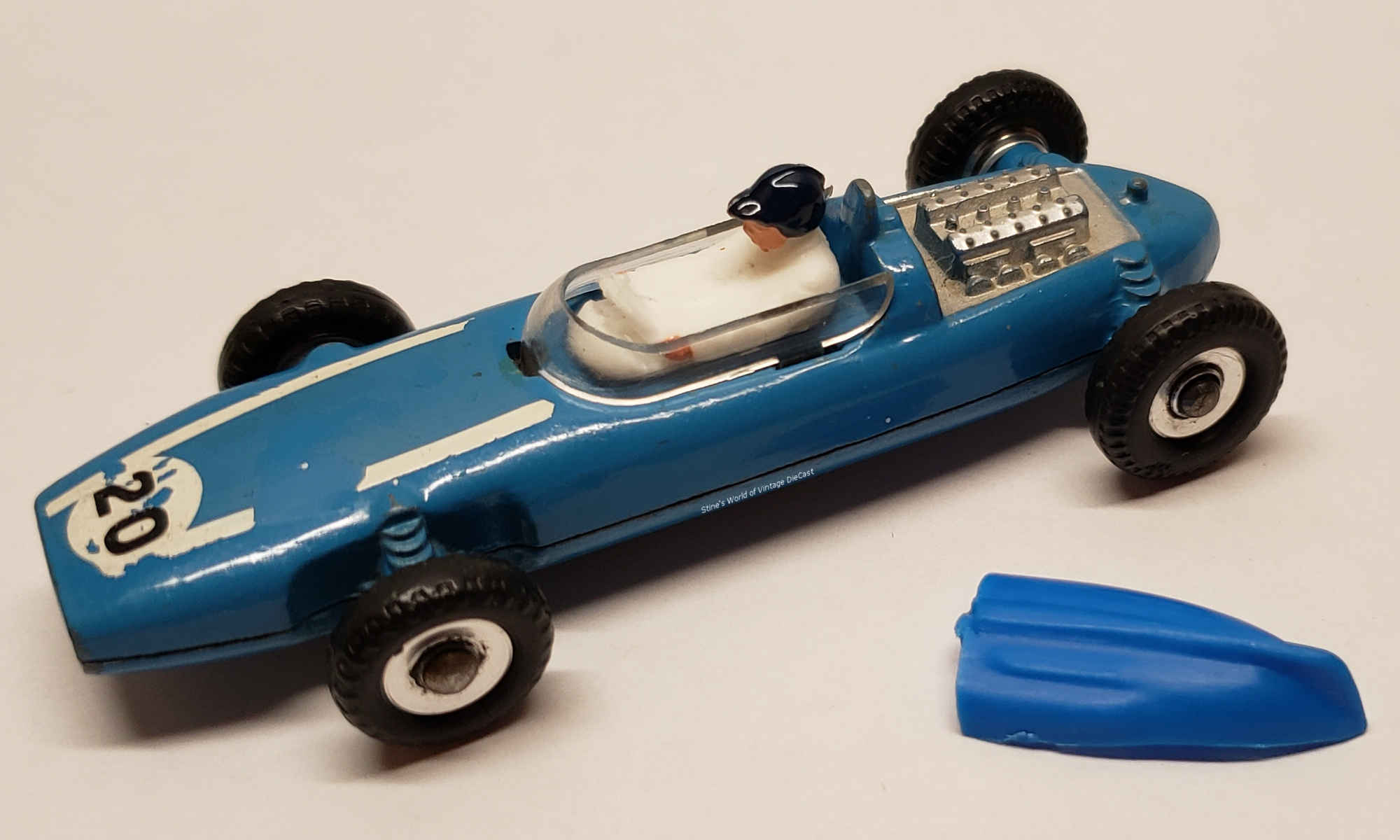 A Quartet Of Original Racing Car Dinky Toys With - Models