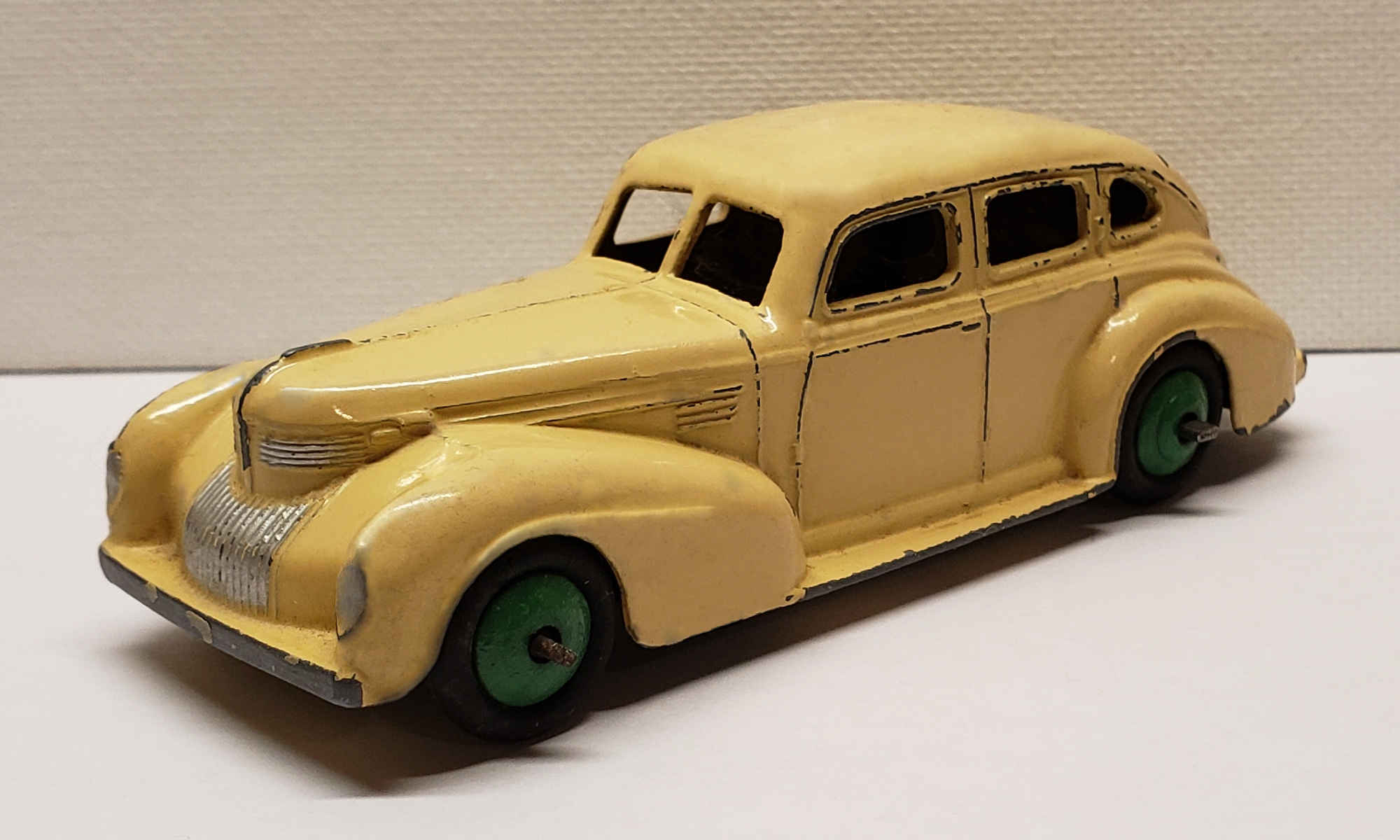 Dinky 39e Chrysler Royal Sedan